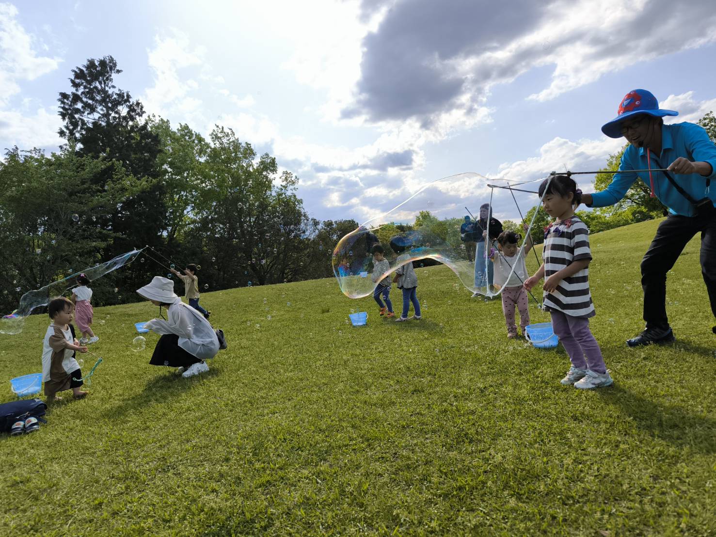 飛ばそう！ジャンボシャボン玉 | イベント | 三重県上野森林公園